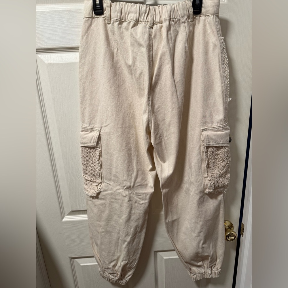 POL Distressed Lace Jogger - Picture 5 of 6